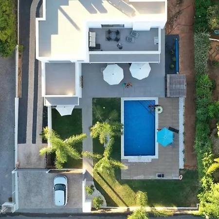 Estudio Com Piscina E Terraco